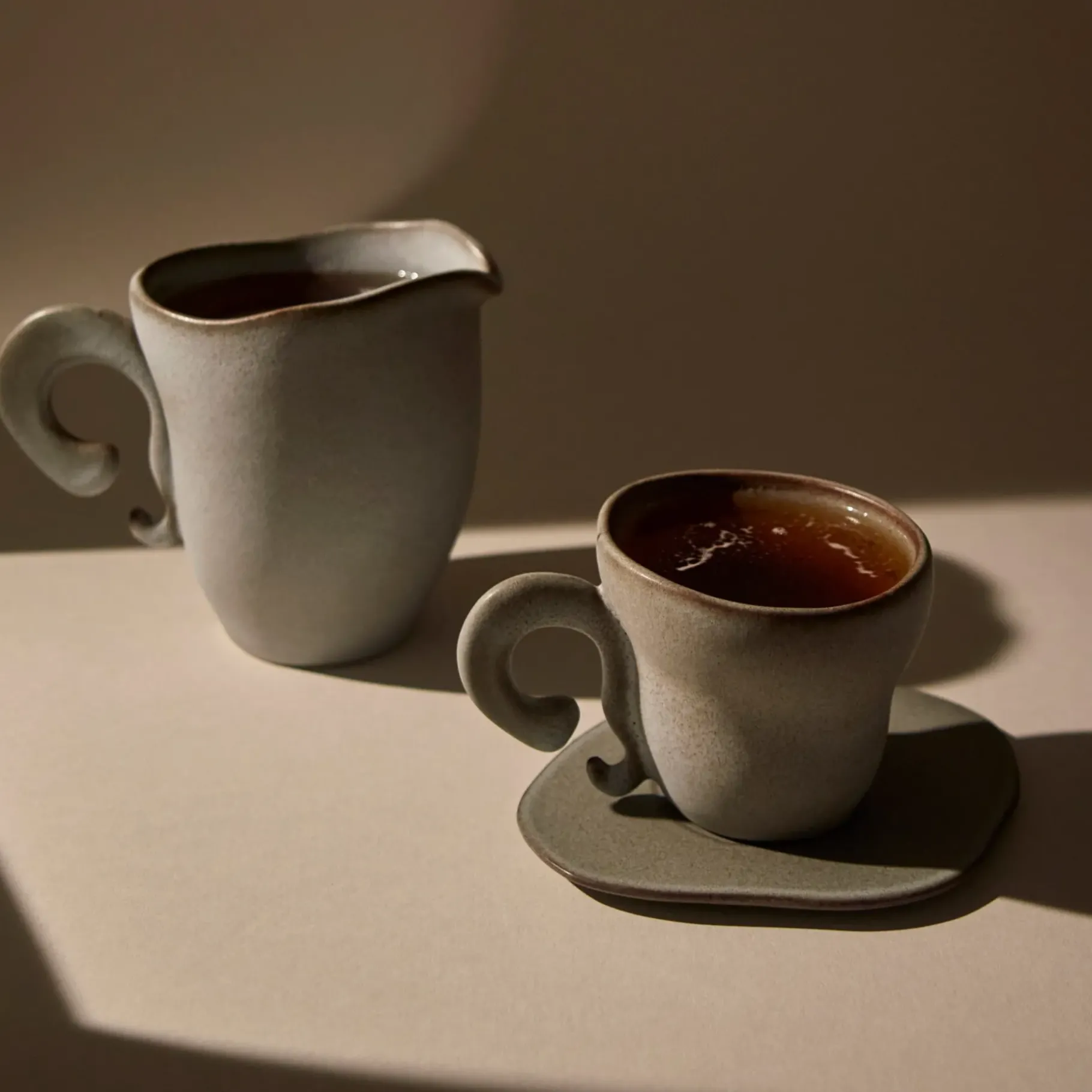 Maison<Anissa Kermiche Renversez Les Tasses De The (Gris Tachete De Rousseur Mat)