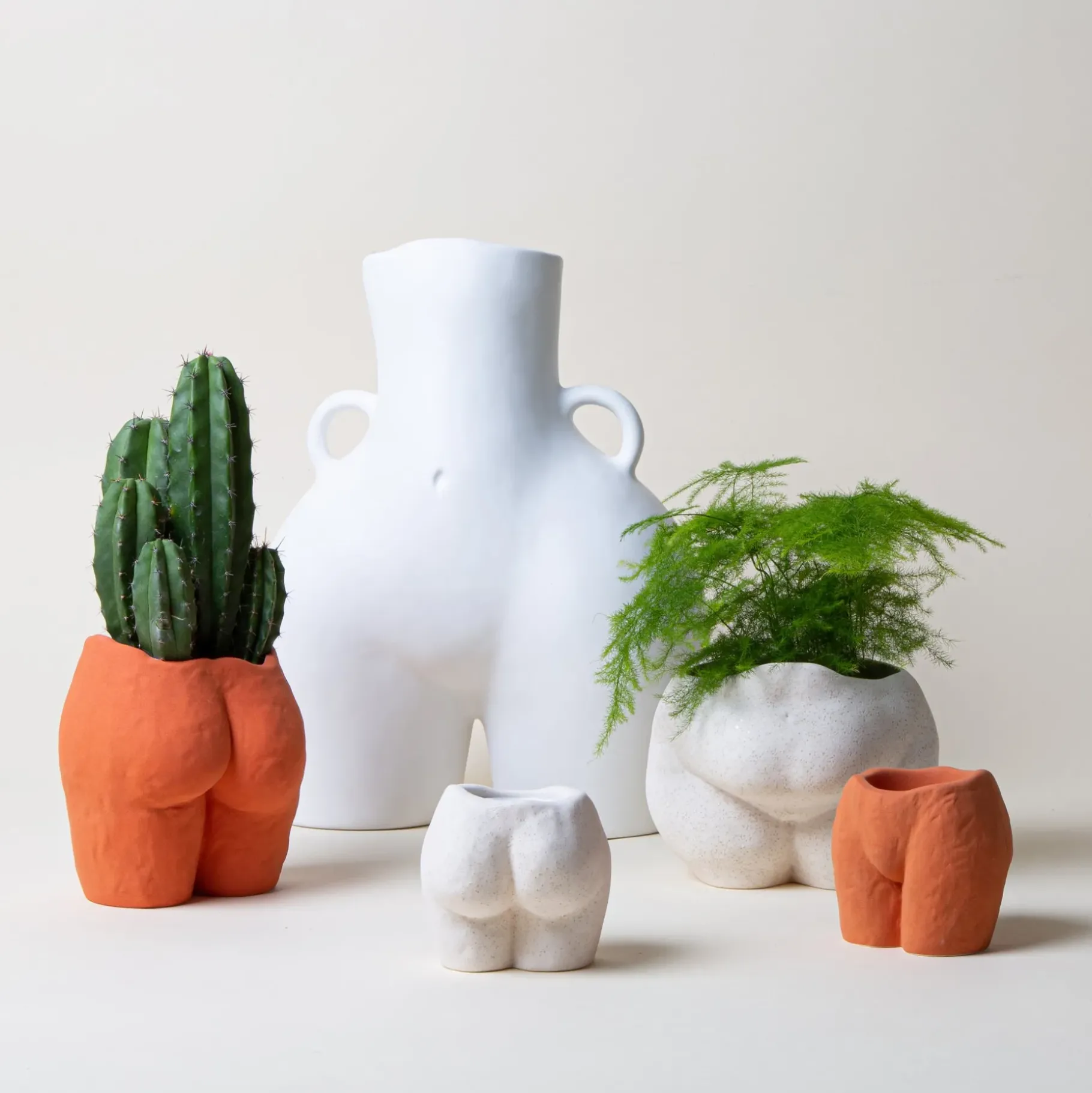 Maison<Anissa Kermiche Vase Avec Poignees D'Amour (Blanc)