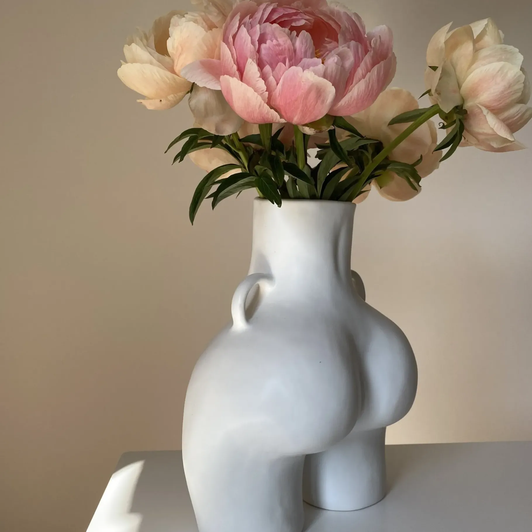 Maison<Anissa Kermiche Vase Avec Poignees D'Amour (Blanc)
